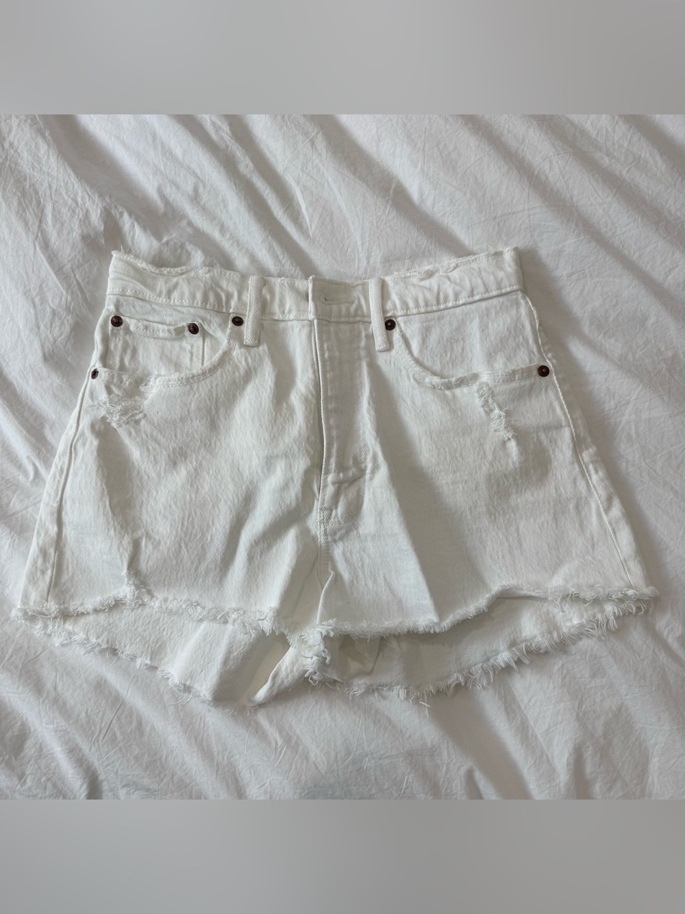 Abercrombie & Fitch White Frayed Hem Denim Mom Shorts - Size 27